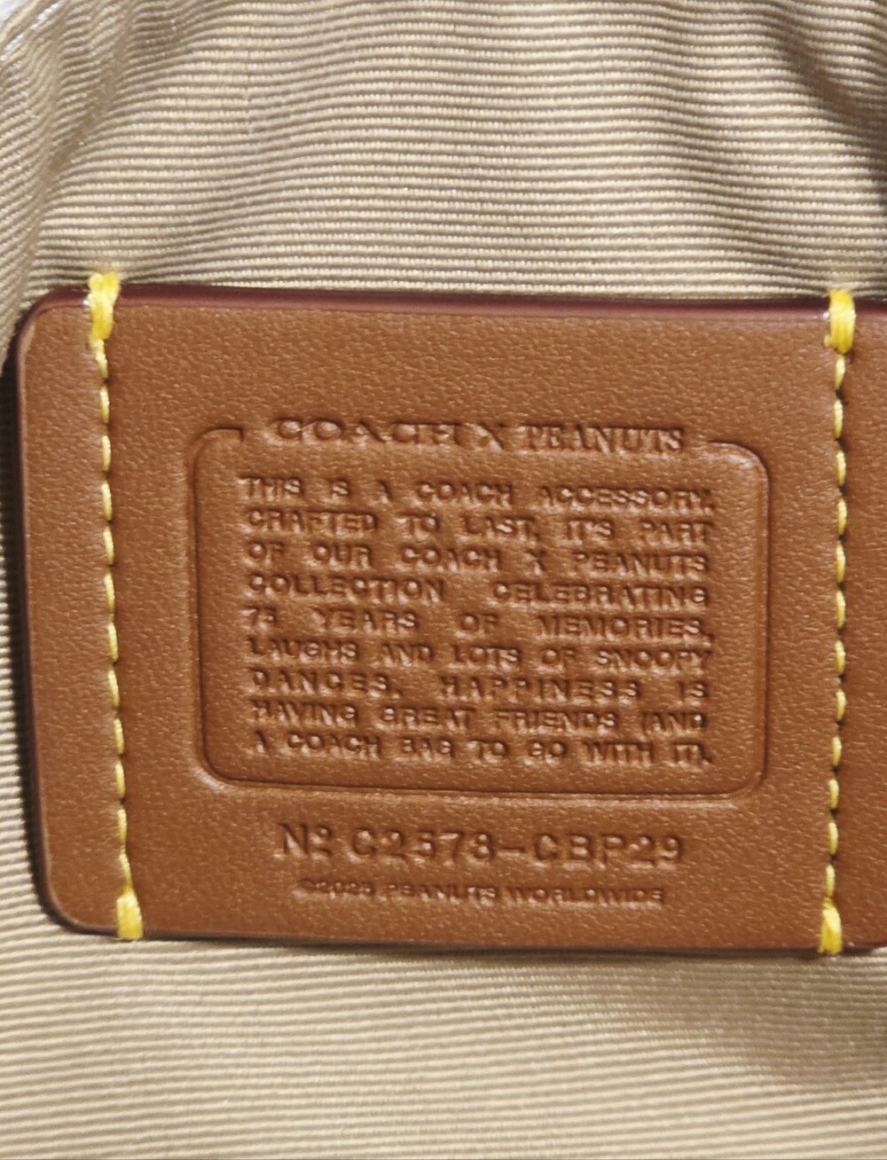 Coach X Peanuts Corner Zip Wristlet Happiness Snoopy & Friends CBP29 - Picture 9 of 15